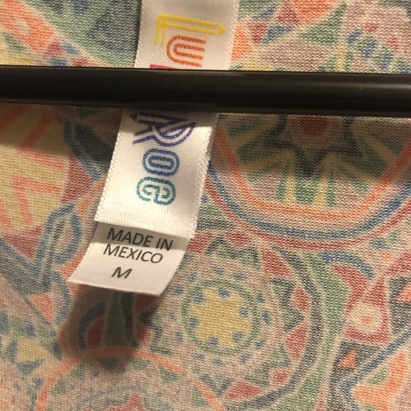 5/$25 Lularoe colorful top - Picture 3 of 3